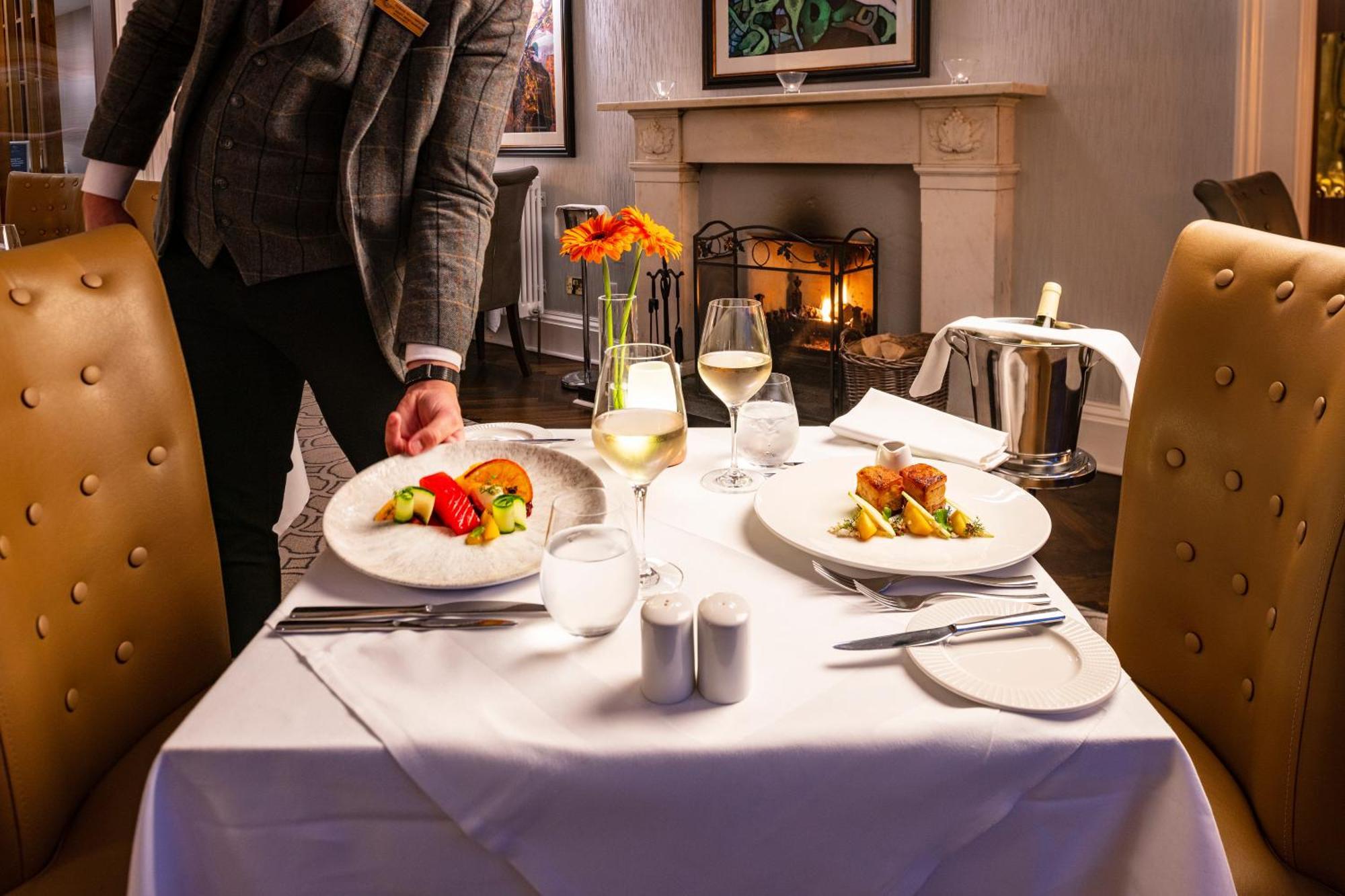 네스 워크 호텔 인버네스 외부 사진 A restaurant in London