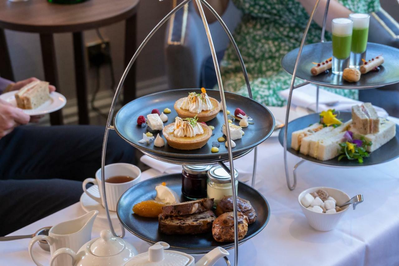 네스 워크 호텔 인버네스 외부 사진 Afternoon tea at the InterContinental London Park Lane